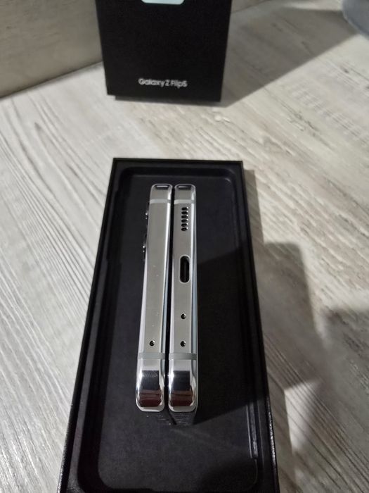 Samsung Z Flip5 256gb