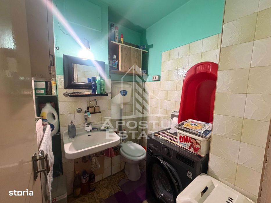 Apartament cu 3 camere de vanzare,decomandat , Zona Lipovei,Timisoara