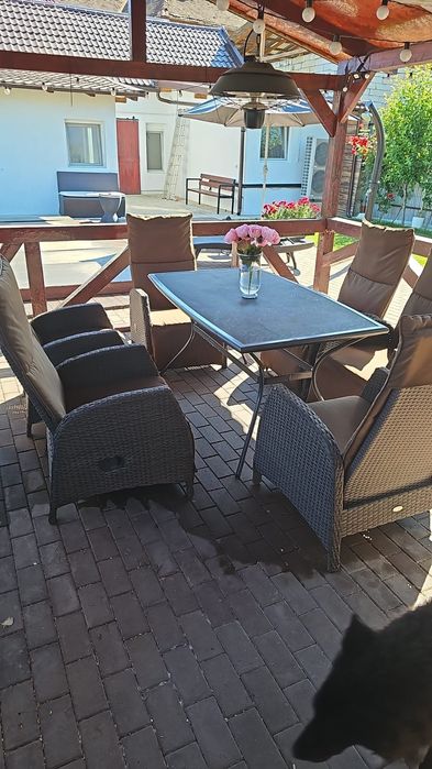 Set Mobilier Terasă/Grădină Mobexpert – Masă + Scaune Ratan cu Spătar Rabatabil (Recliner)
