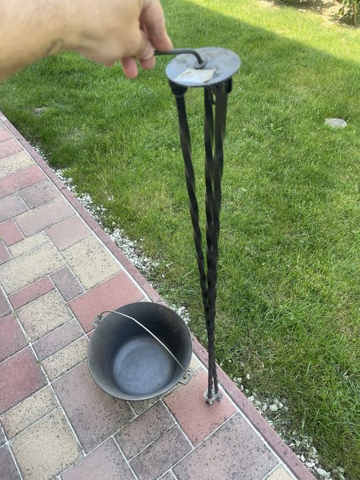 Ceaun fonta + trepied pentru foc / ceaun gulas