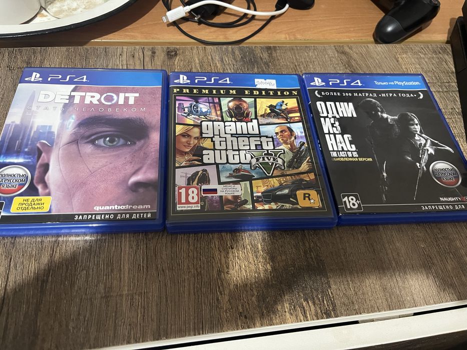 PlayStation 4 Slim 1TB + 2 геймпада + Игры