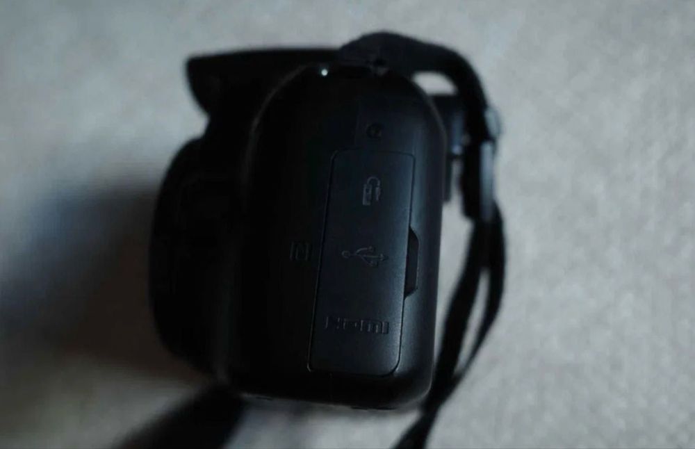 Canon EOS 1300D/Rebel T6.