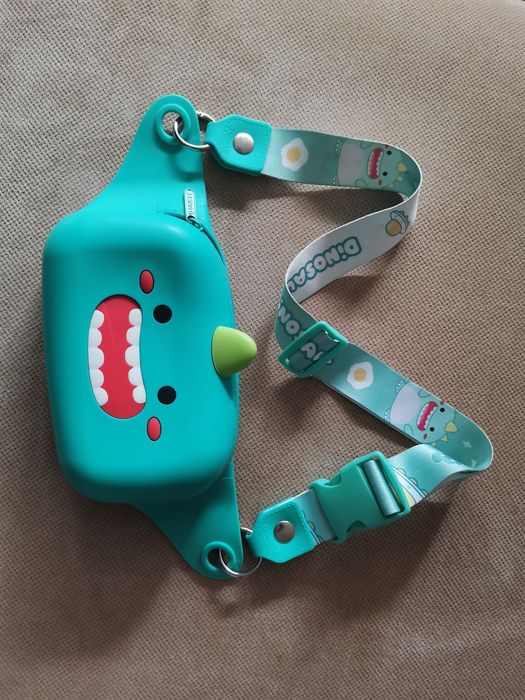 Детска чантичка през рамо за момиче