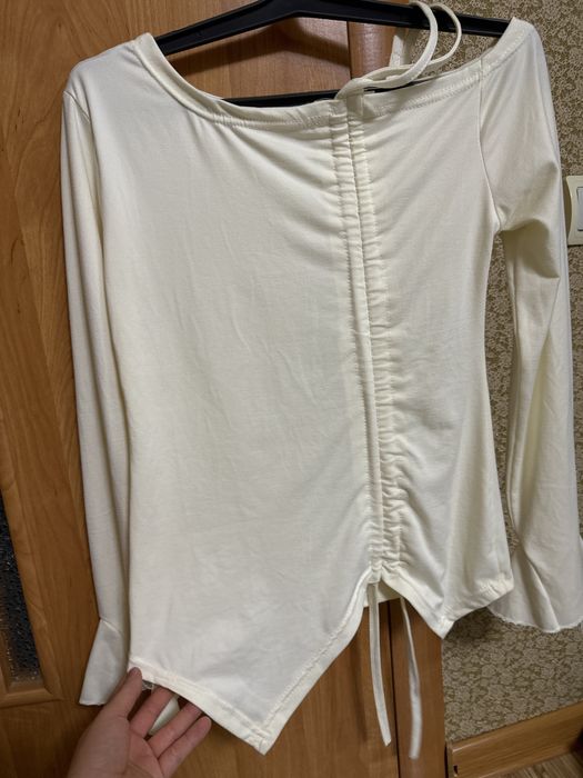 Лонгслив кофта одно плечо открыто