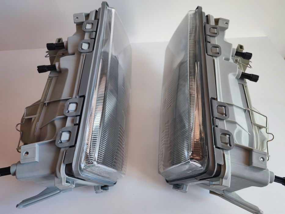 Фарове Мерцедес 190 201 mercedes w201 190 нови TYC