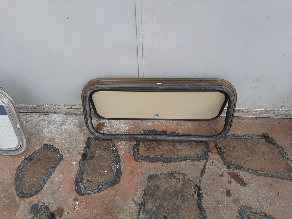 Usi vizitare rulota-camper