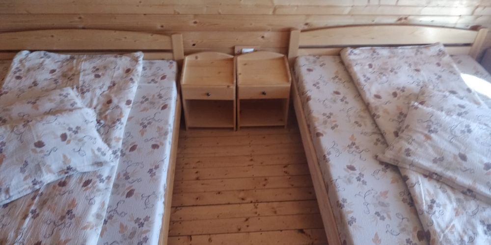 Cabana de închiriat cu ciubar  Denis & Raul Belis