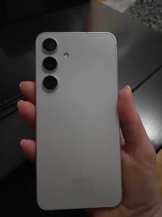 ПРОДАВАМ Samsung S 24