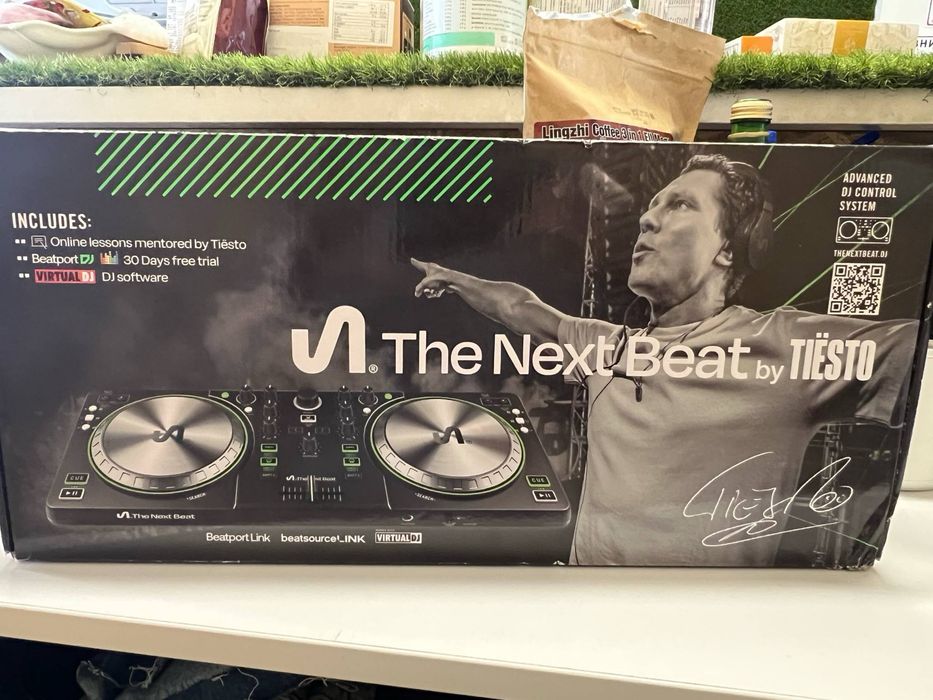 The Next Beat by Tiësto – DJ контролер