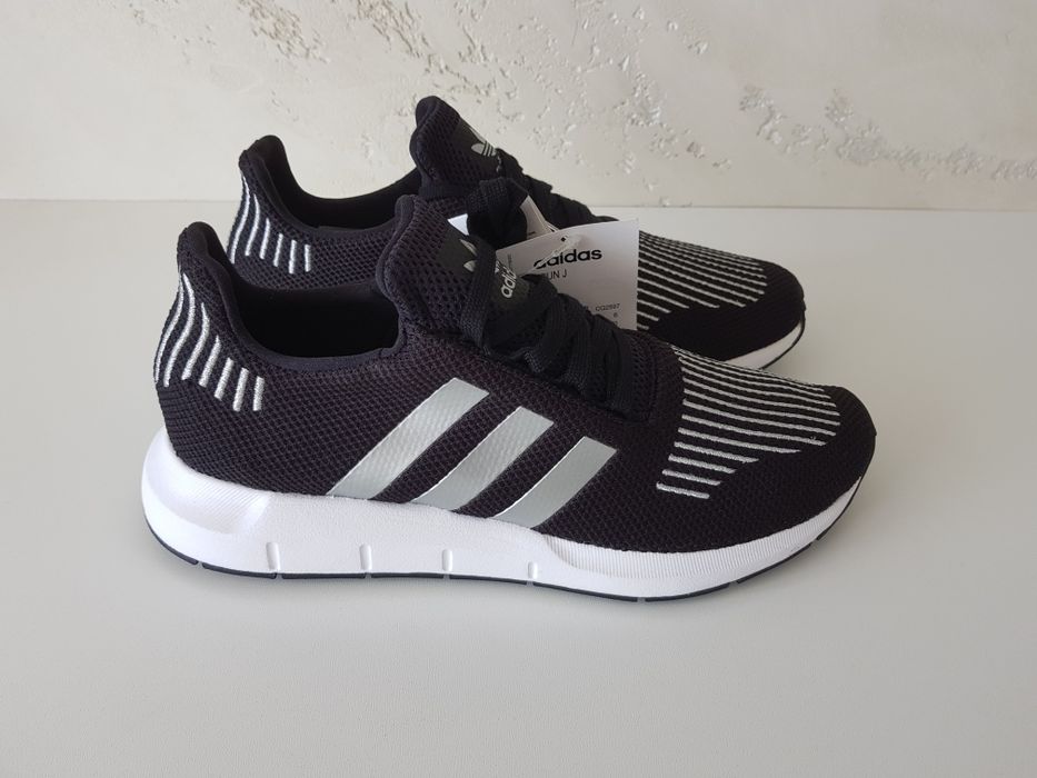 Adidas Swift Run J CQ2597 Originali