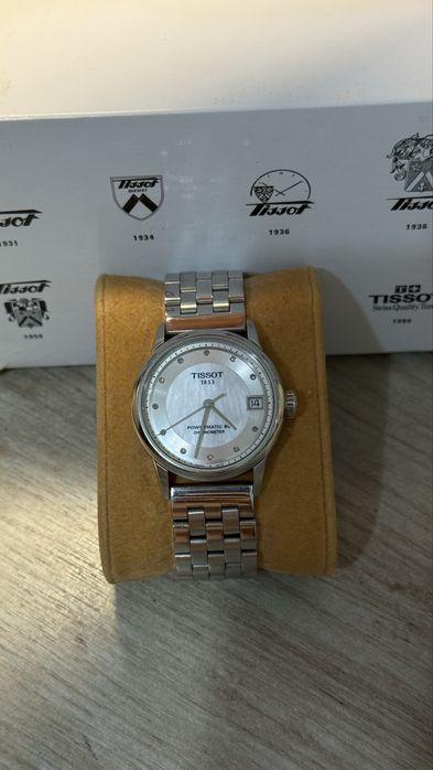 Продаются Tissot T-Classic 33 mm.