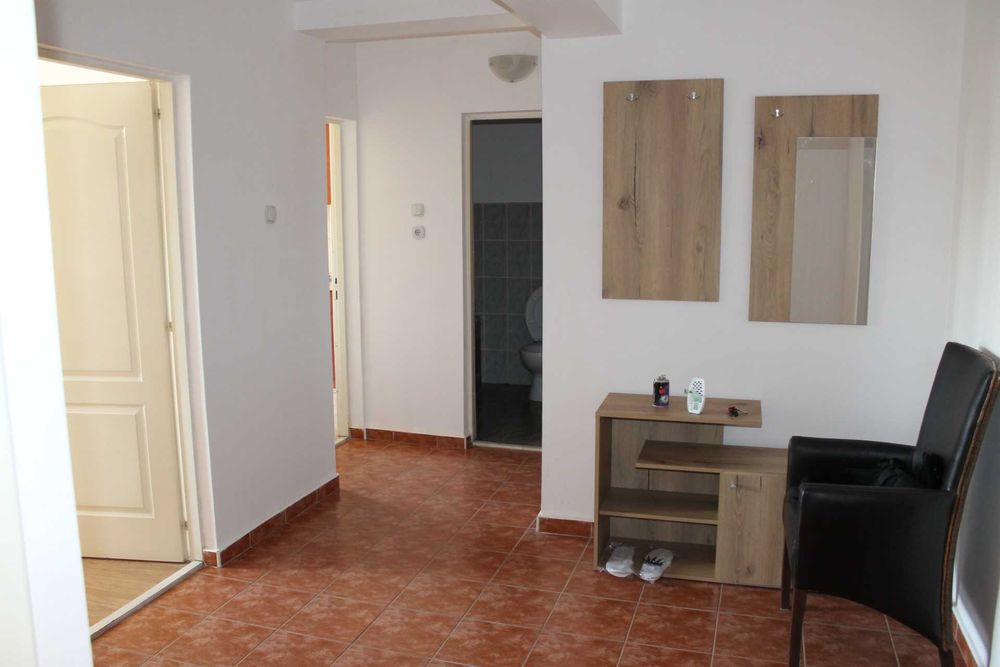 Inchiriez apartament 3 camere