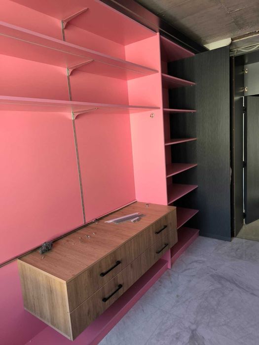 Подарявам ново обзавеждане за кухня и дрешник