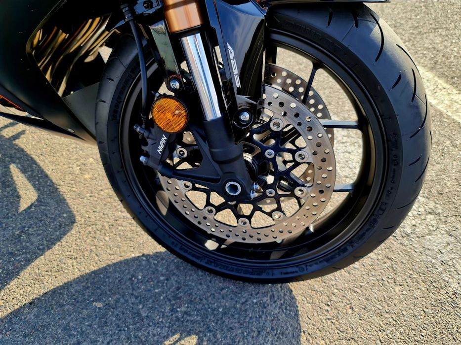 Vand Honda CBR 650R 2023 ca noua  2.600km