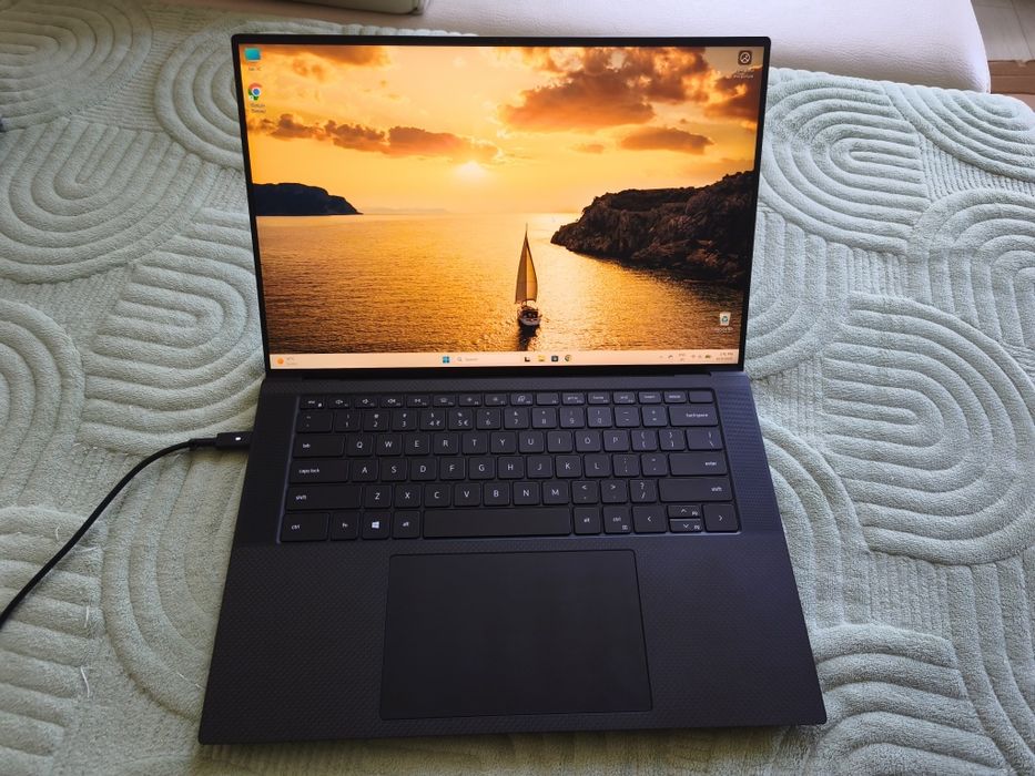 Лаптоп Dell Precision 5560 - 11th Gen Intel(R) Core(TM) i7-11850H @ 2.50GHz, 15" 1920x1200, 16GB DDR4, 256GB NVMe, Клас А