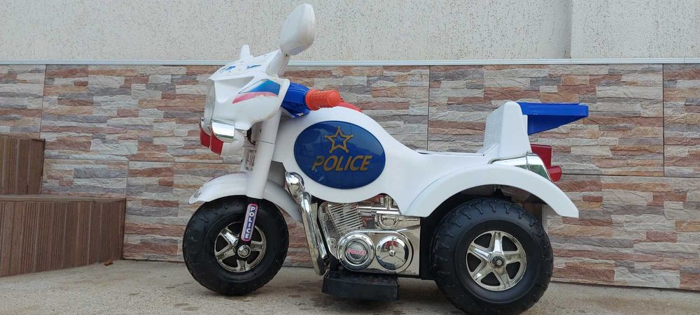 Акомулаторно електрическо полицейско моторче за дете