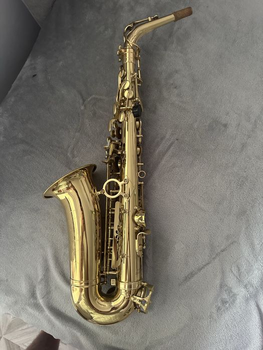 Vand doua saxofoane