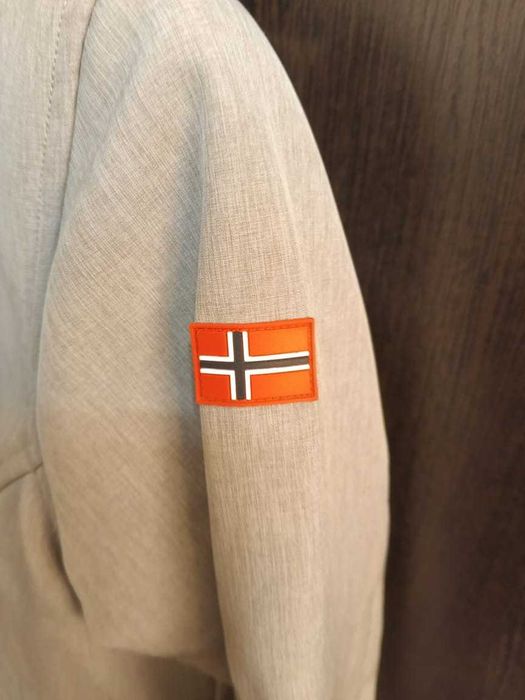 Молодежный плащ
O'STIN