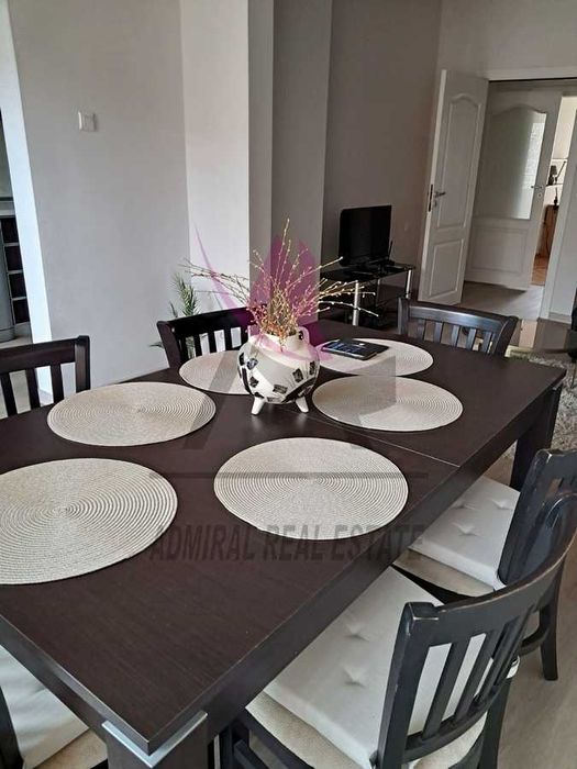 Дава се под наем Тристаен апартамент в Варна, Център - 116 кв.м за 900 € - Снимка #1