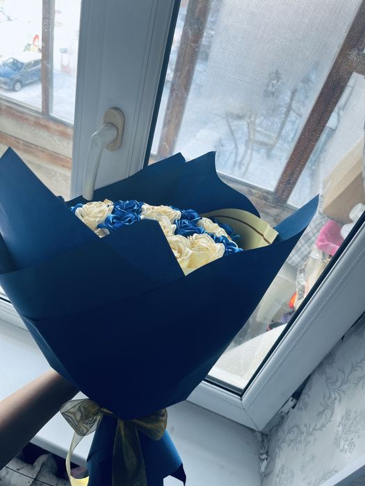 атласные розы 50 штук