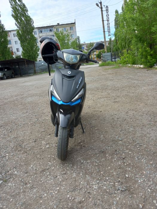 Продам скутер 150 кубов.