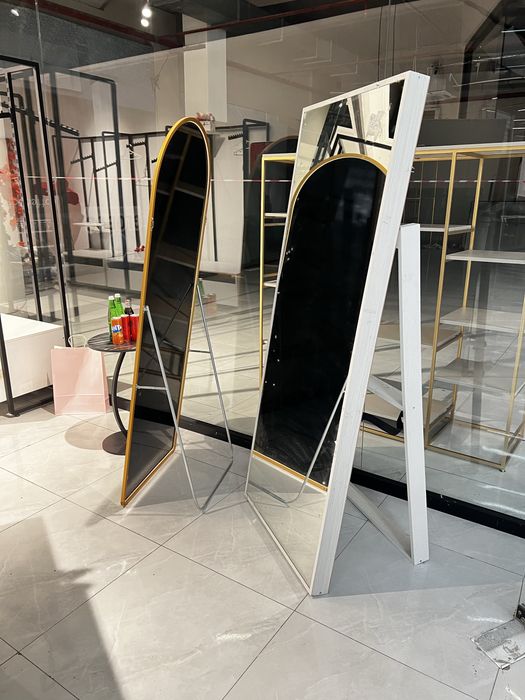 Срочно стеллажи для магазина одежды