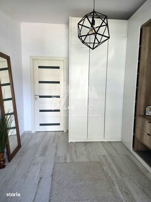 Apartament exclusivist in vila cu vedere frontala la lac si ponton