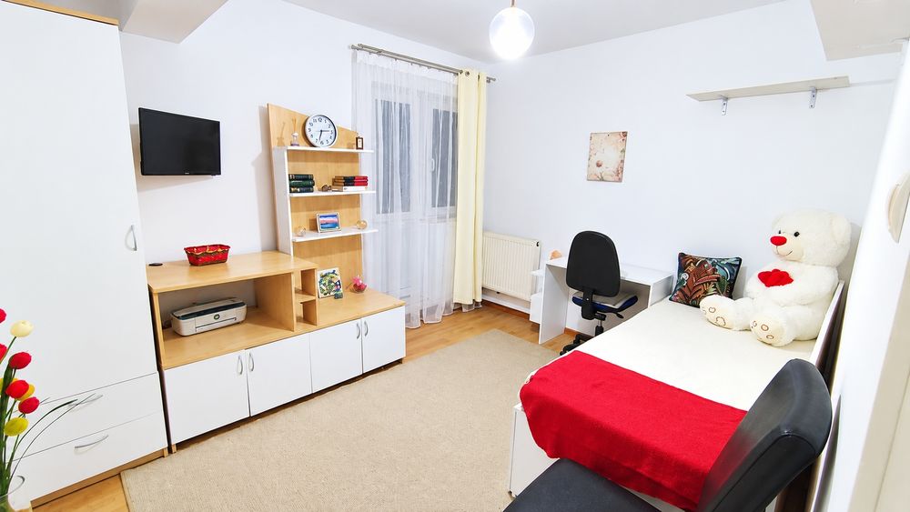 Închiriez apartament