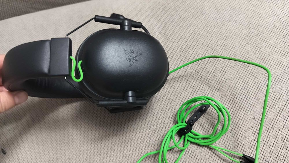 Casti gaming cu fir Razer BlackShark V2