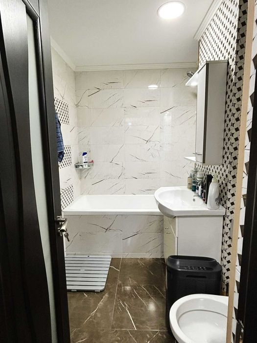 Vand apartament 2 camere decomandat, etaj 1