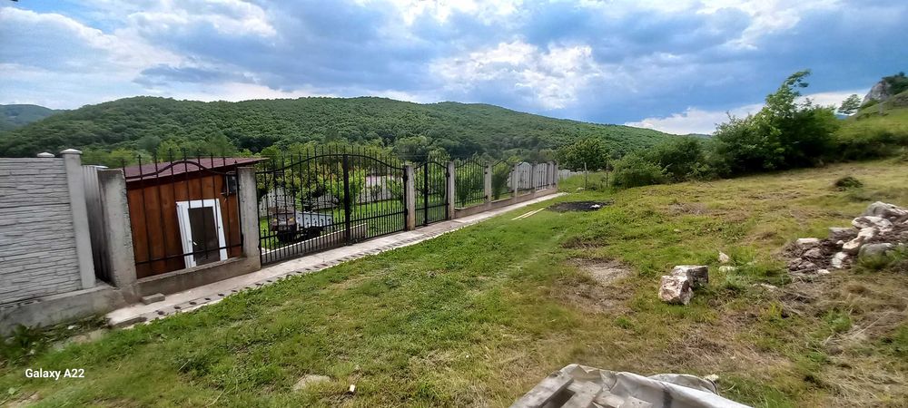 Teren in com Metes sat Ampoita