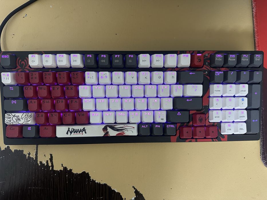 Bloody S98 Naraka +коврик HyperX Pulsefire Mat