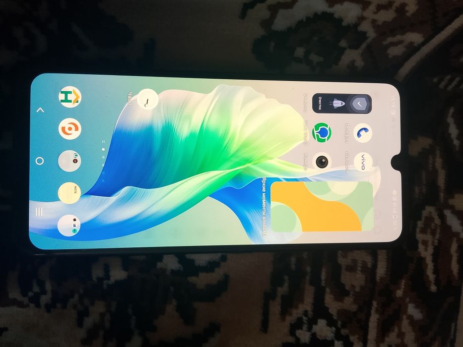 Подам телефон Vivo 23e