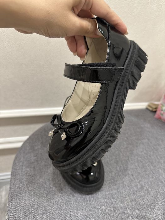 Девочковые туфли черные