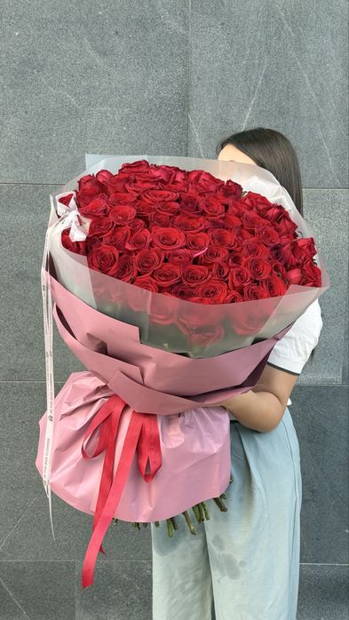 Красные метровые розы