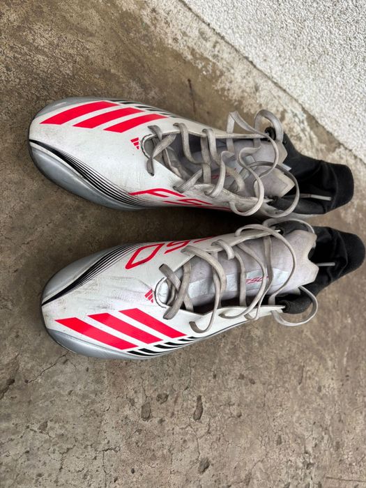 Vând ghete de fotbal Adidas F50 Messi,mărime44 preți fix 200 ron