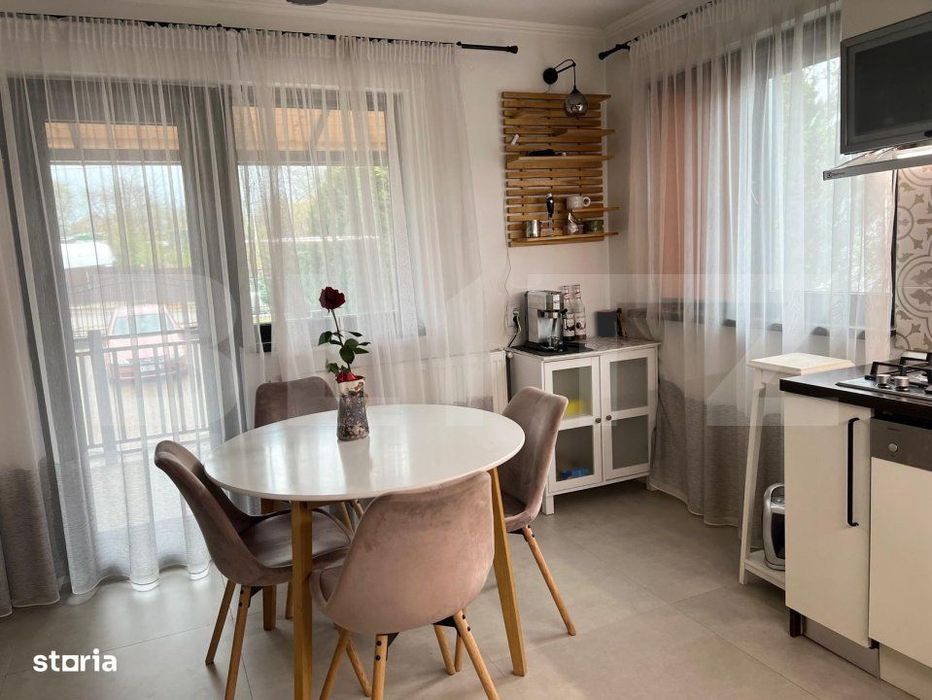 Casa individuala, cu 4 camere, 240 mp, 800 mp teren, zona Burdujeni