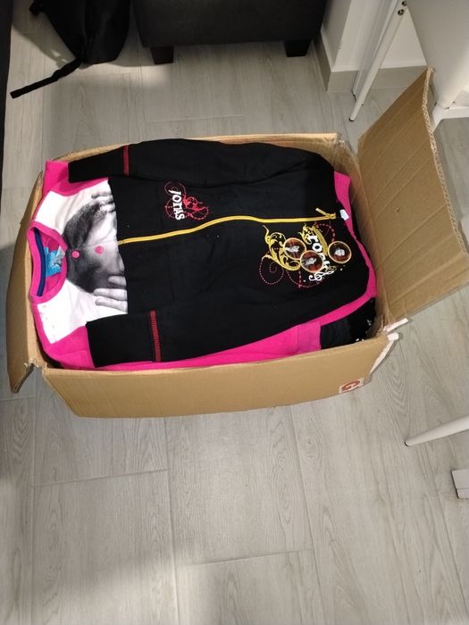 Lot haine copii 200 buc