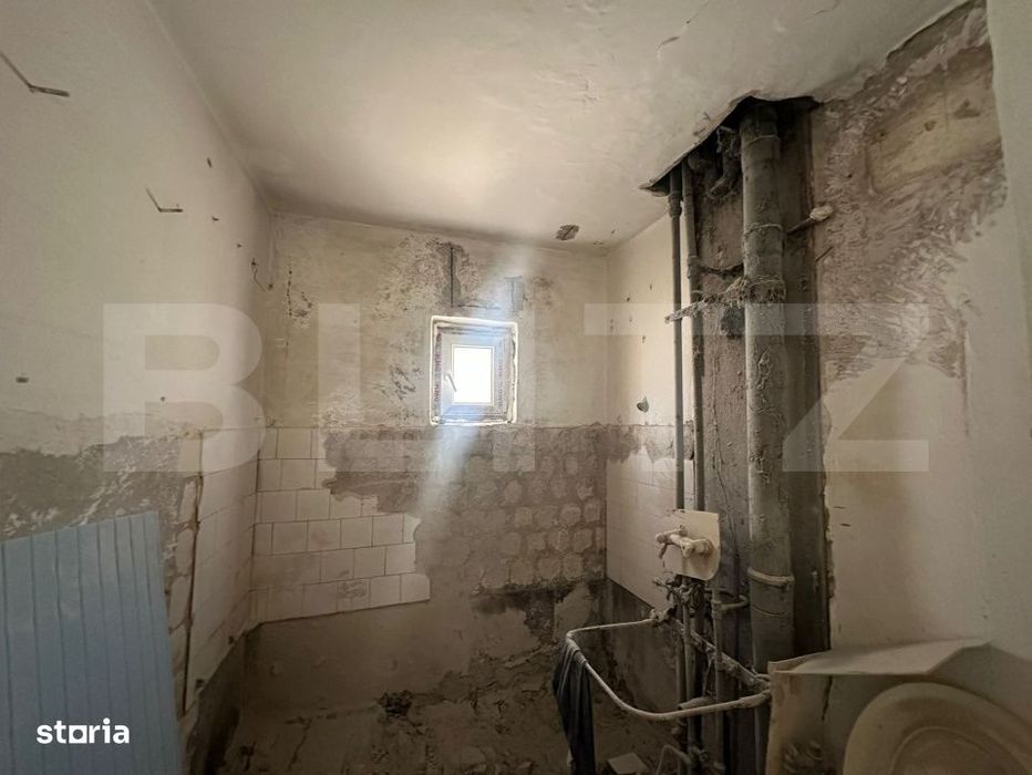 Apartament 3 camere, decomangdat, zona 8 Mai