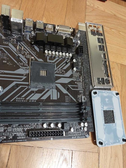 AMD Ryzen 9 3900X + Gigabyte B450M DS3H