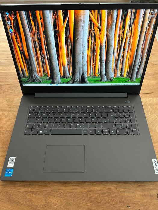 Laptop Lenovo V17 G2 ITL 17.3 FHD i5- 1135G7 16GB Ram 256GB SSD