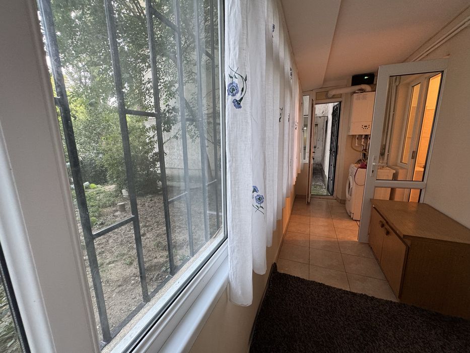 Inchiriez apartament decomandat