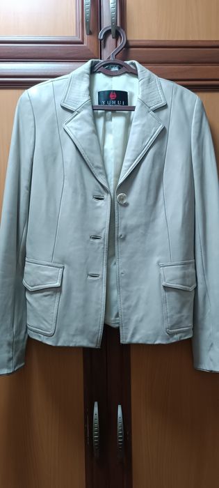 Сотаман пальто ва кожаный пиджак