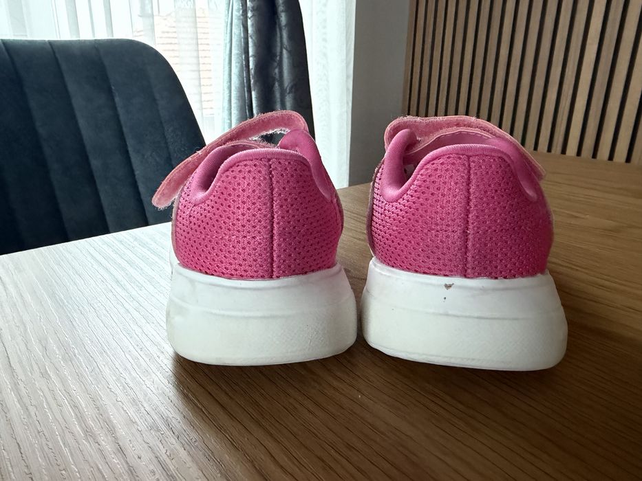 Маратонки адидас