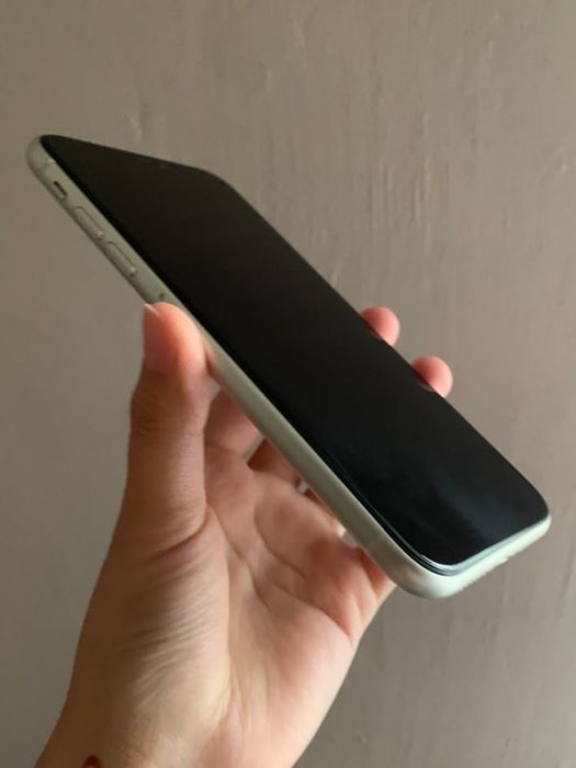 Iphone 11 , белый