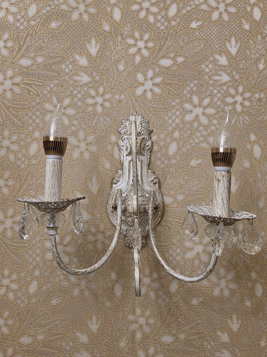 Продам люстры и бра по смешной цене