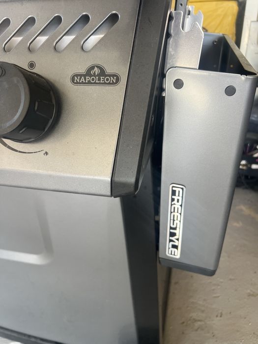 Продам газовый гриль Напалеон