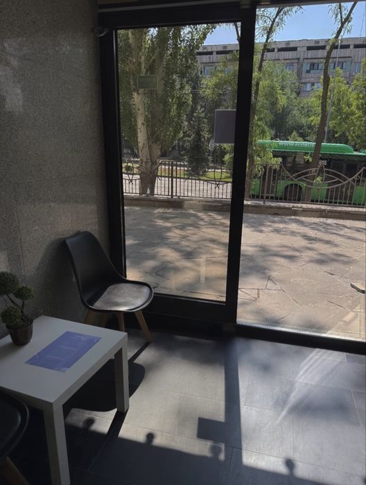 Сдается два парикмахерских кресла в аренду