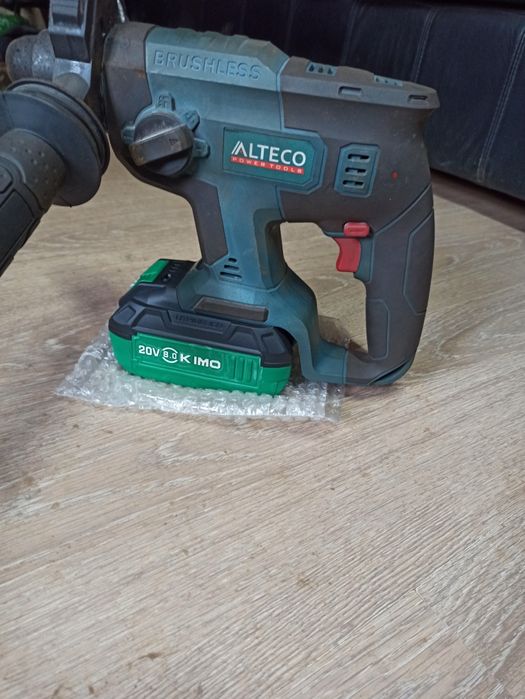 Аккумулятор на инструмент Alteco 8Ah