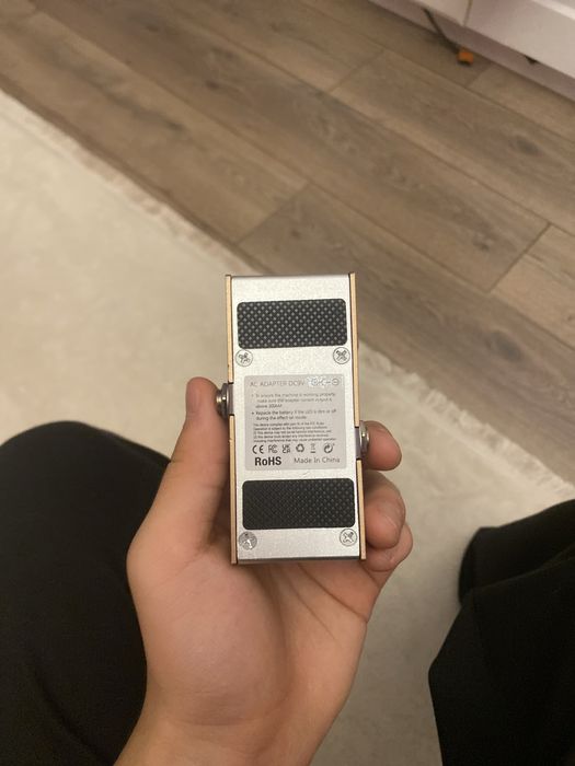 Электрогитарная педаль digital delay